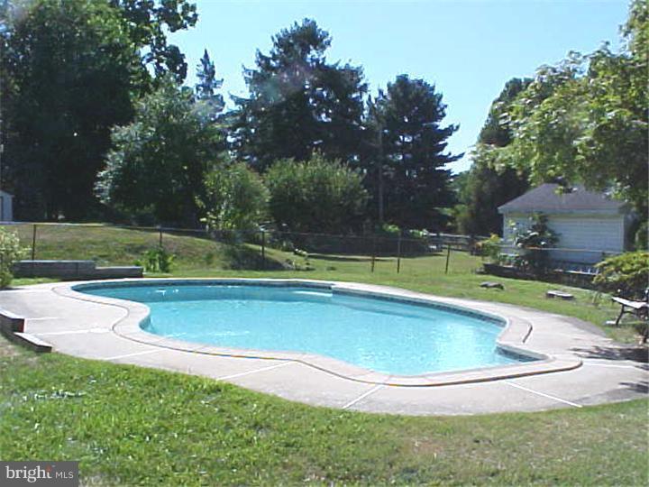 508 Tryens Road Aston, PA 19014 - Photo 3 of 15
