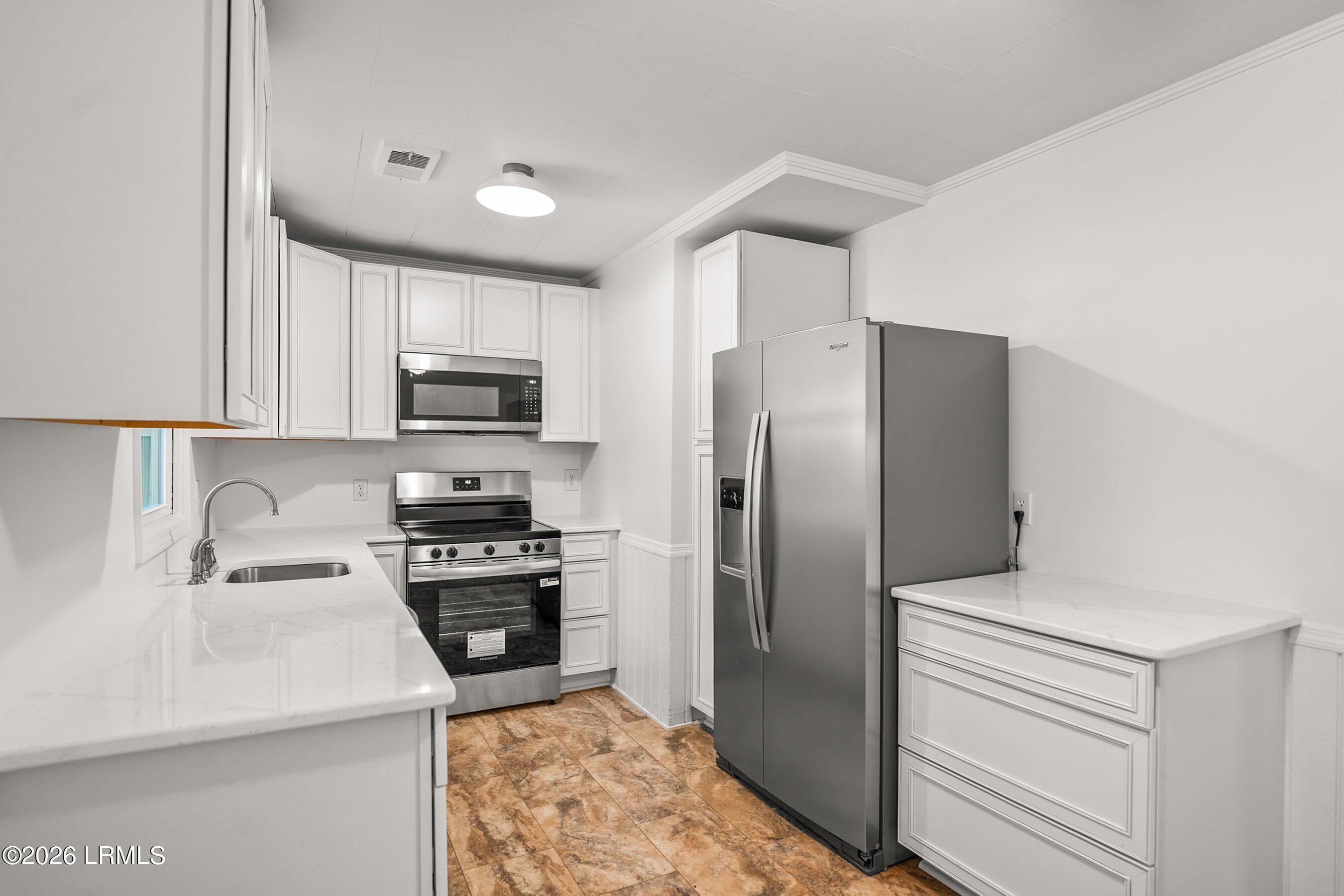 2905 Third Street Beaufort, SC 29902 - Photo 10 of 39 DSC07750-23.jpg-SMALL