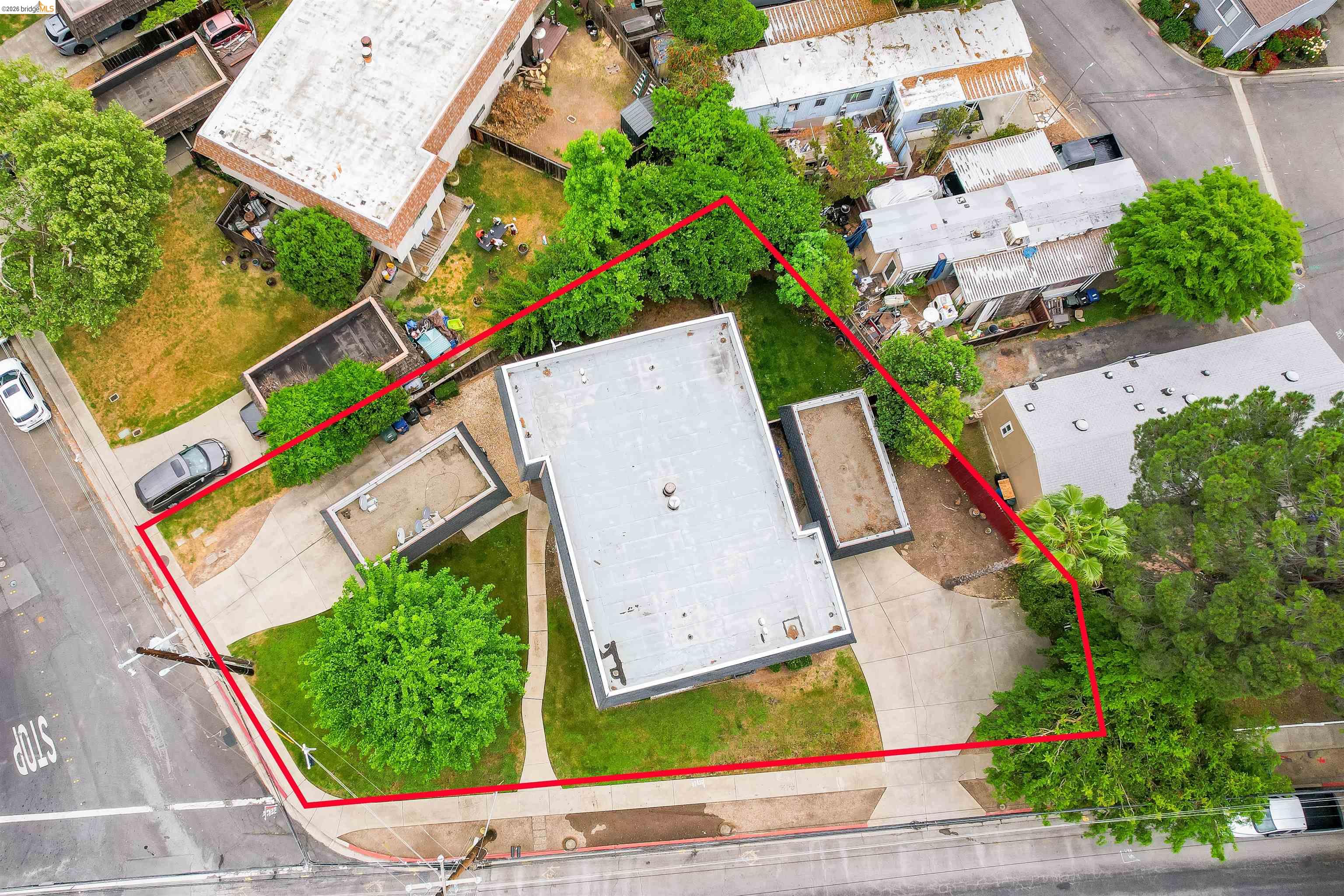 1066 San Miguel Road Concord, CA 94518 - Photo 55 of 59 Aerial view of property and surrounding area with property boundaries highlighted