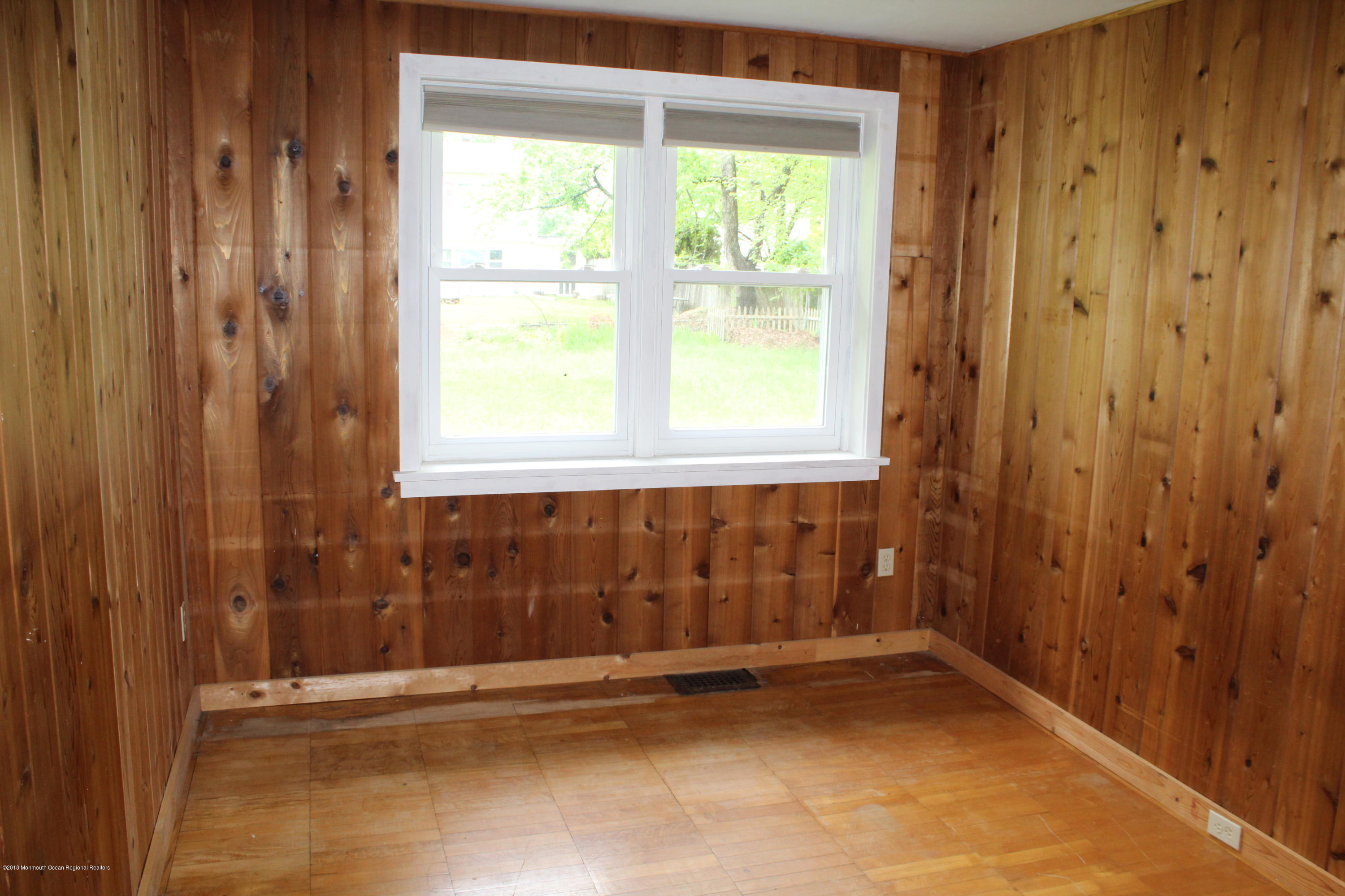 2 Pine Drive Roosevelt, NJ 08555 - Photo 11 of 13 IMG_1329