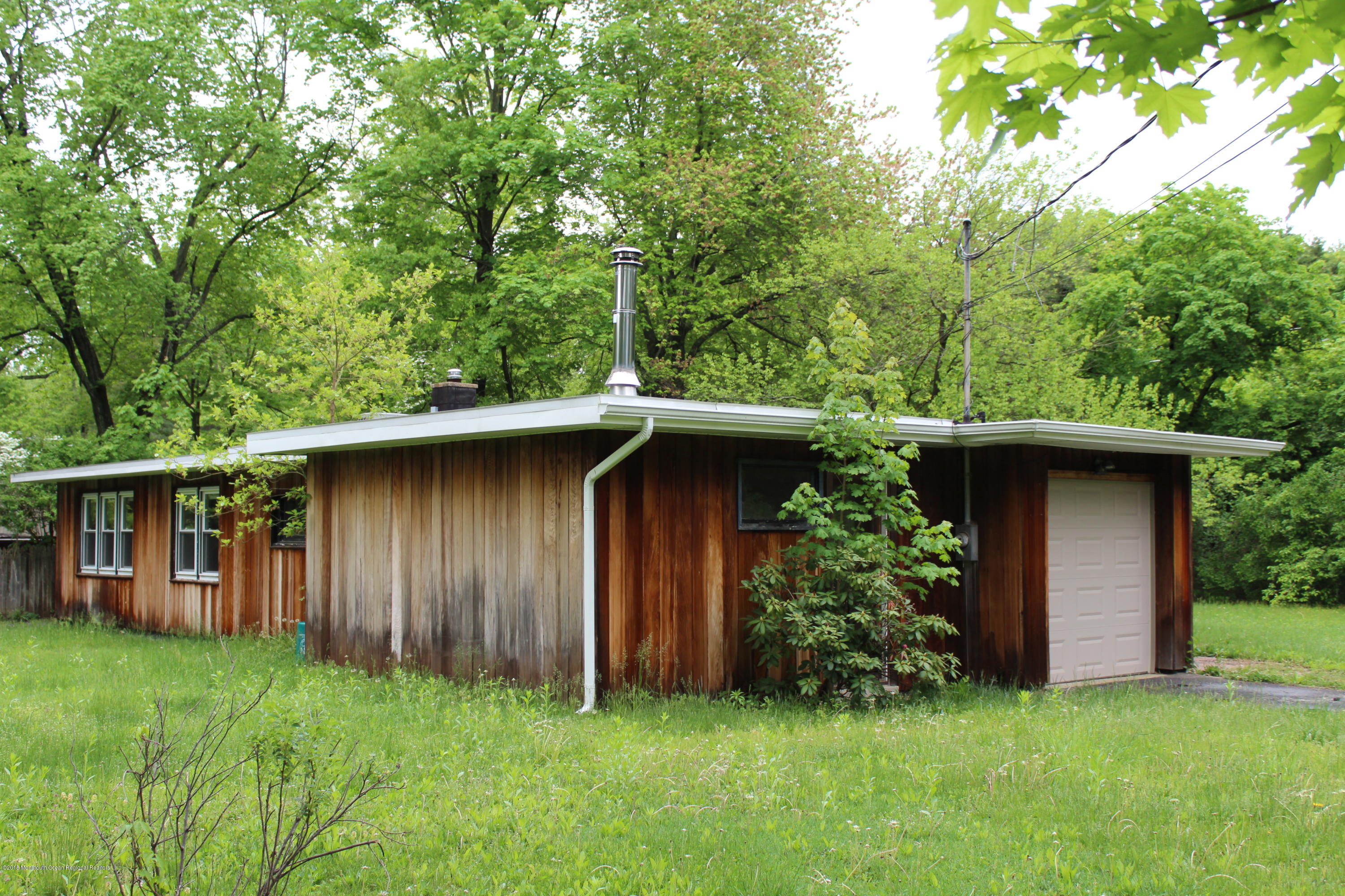 2 Pine Drive Roosevelt, NJ 08555 - Photo 2 of 13 IMG_1264