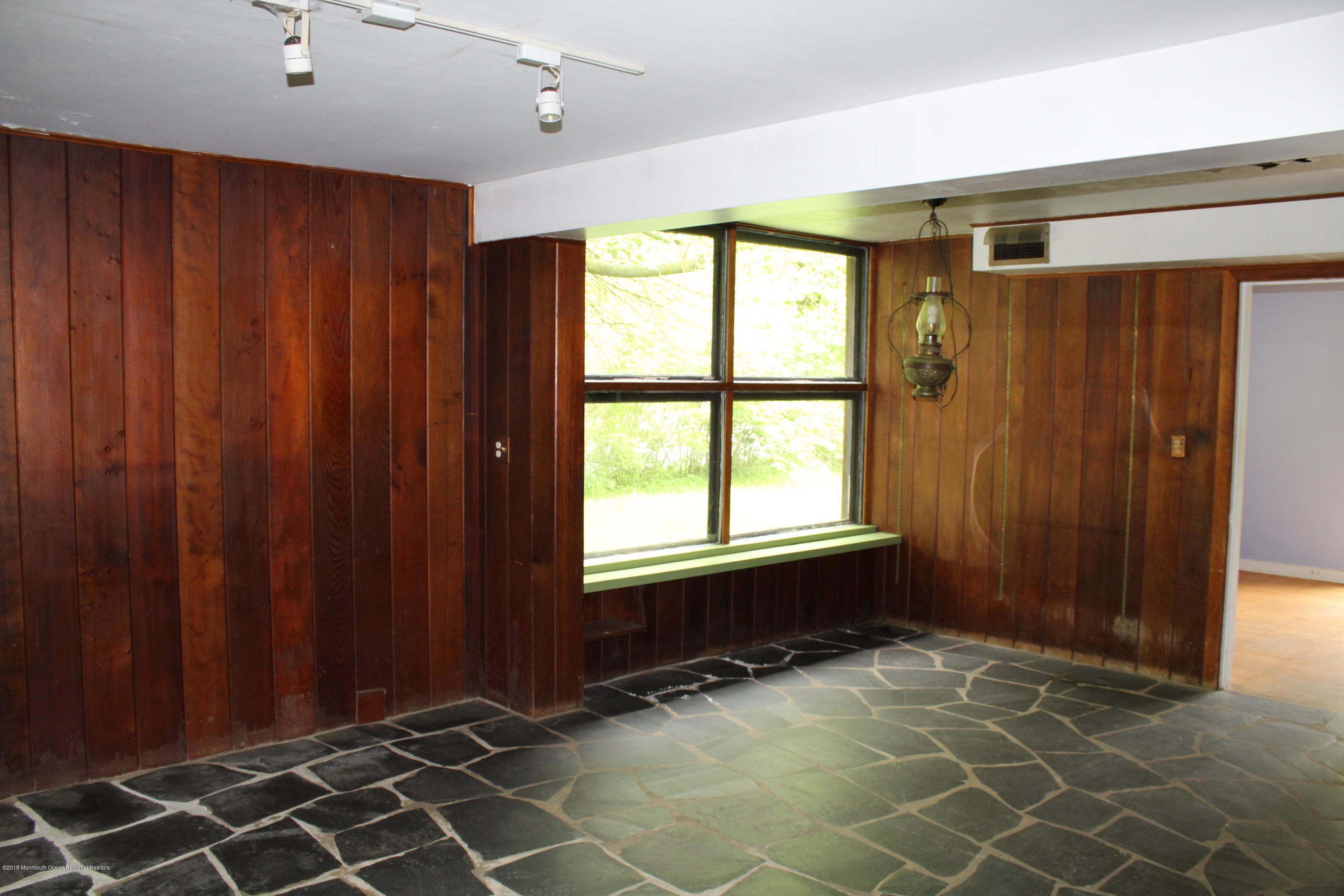 2 Pine Drive Roosevelt, NJ 08555 - Photo 4 of 13 IMG_1289