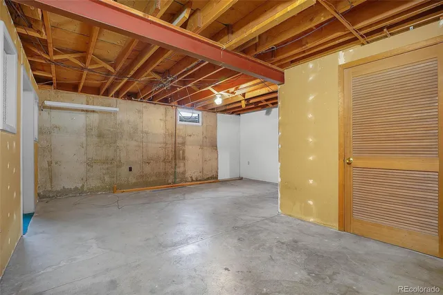 a view of empty room