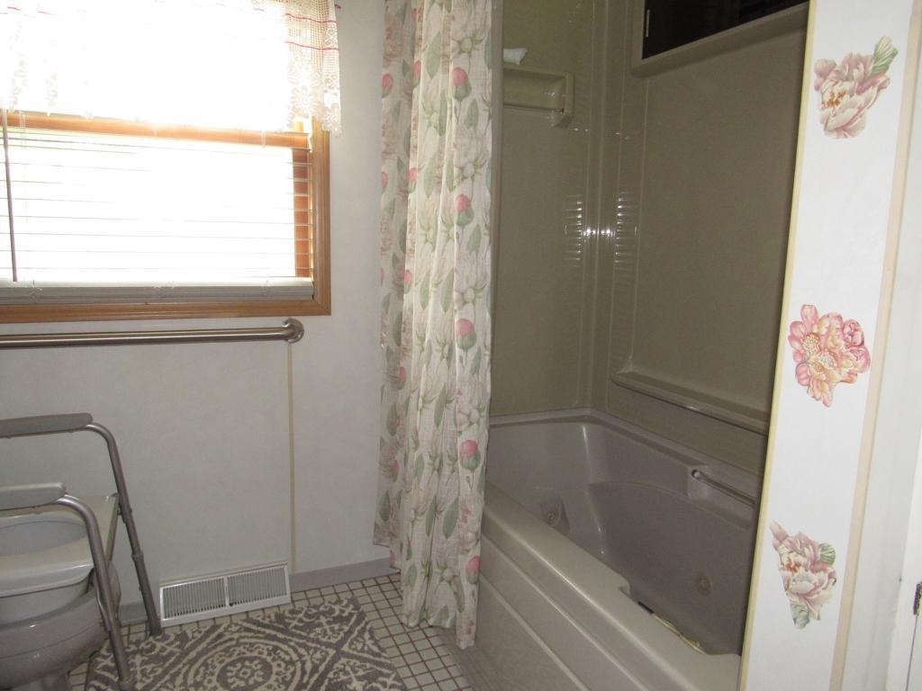 5069 East County Rd C Superior, WI 54880 - Photo 10 of 41 Gallery Image 10