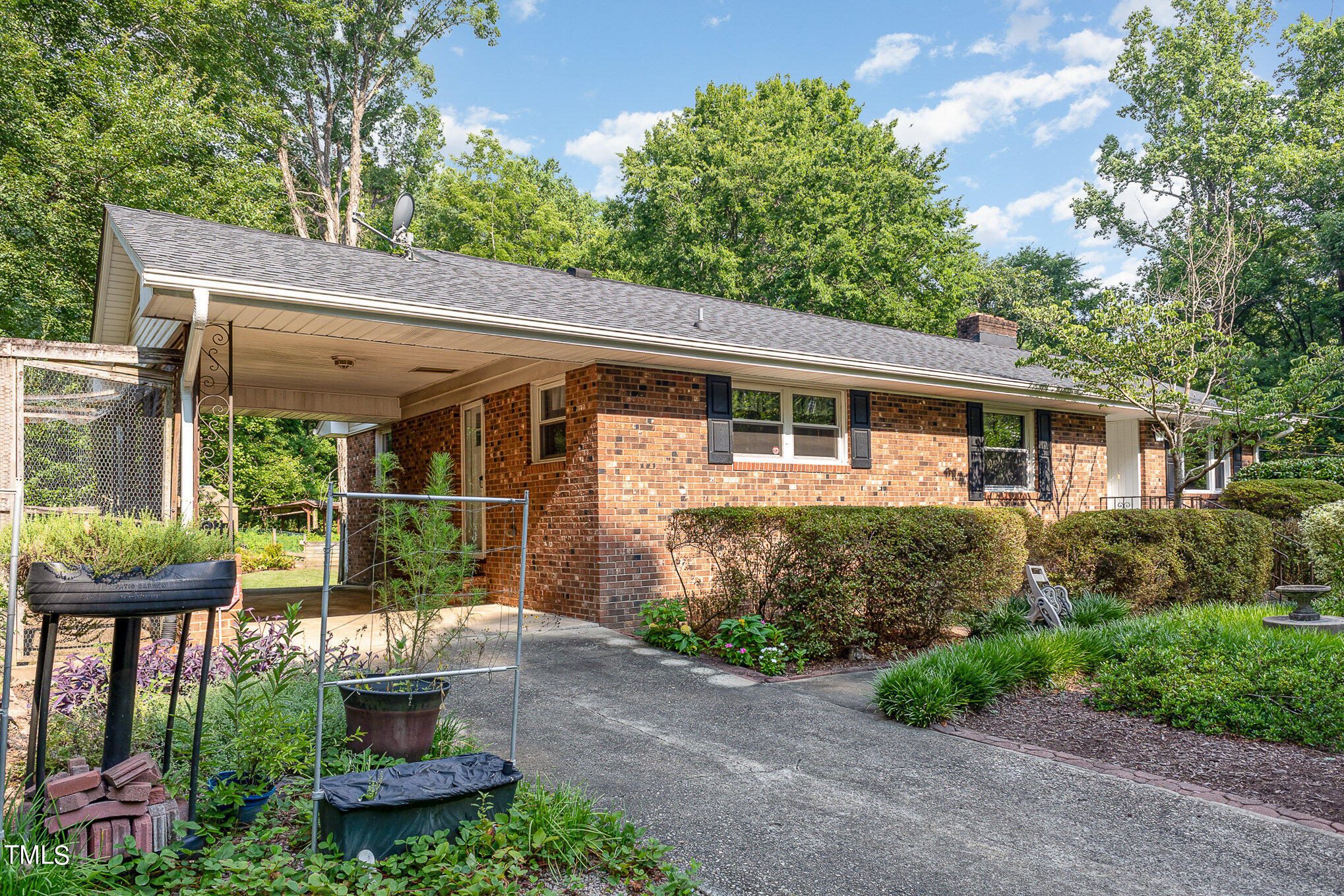 6617 Johnsdale Road Raleigh, NC 27615 - Photo 2 of 30 002_bc4a7062-edit