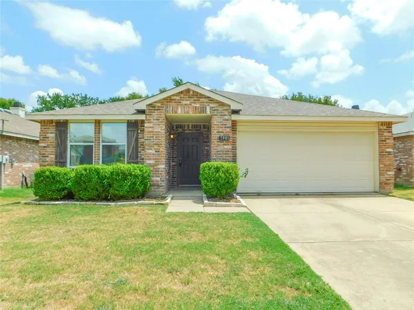 $2,050 | 5901 Thoroughbred Trail, Denton, TX 76210