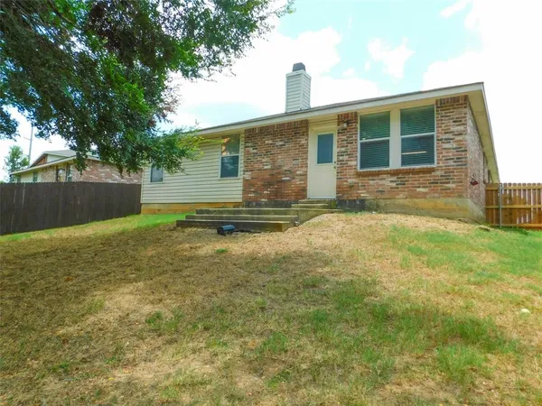$2,050 | 5901 Thoroughbred Trail, Denton, TX 76210