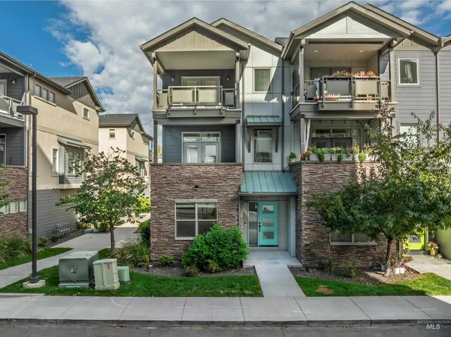 $532,500 | 4230 North Freeride Lane, Garden City, ID 83714