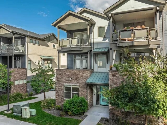 $532,500 | 4230 North Freeride Lane, Garden City, ID 83714