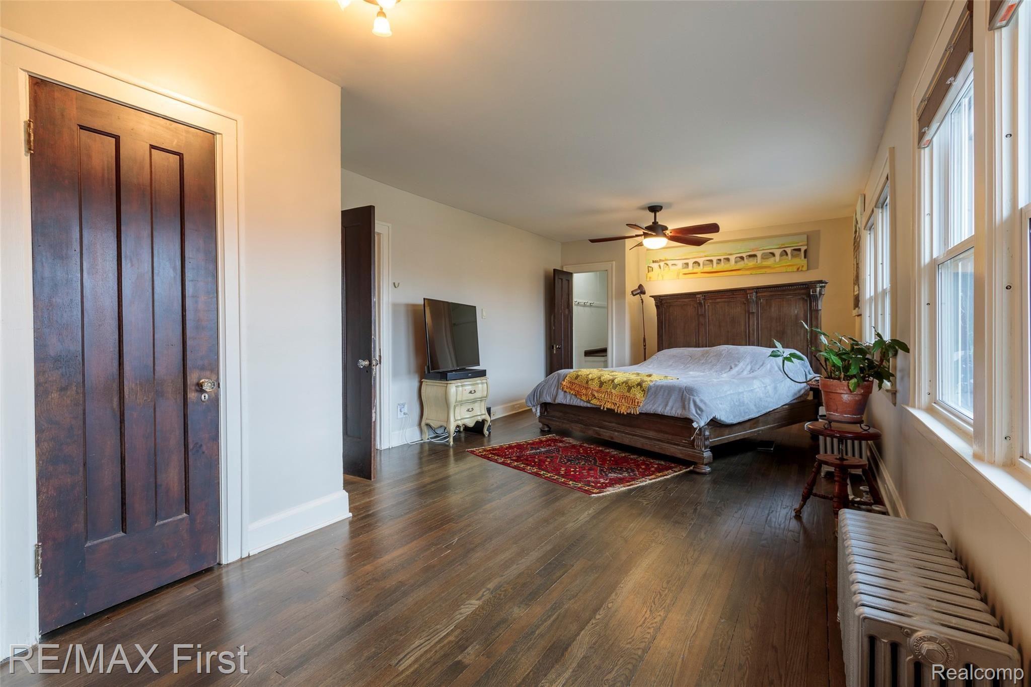 830 Barrington Road Grosse Pointe, MI 48230 - Photo 22 of 32 830 Barrington Rd-23.jpg