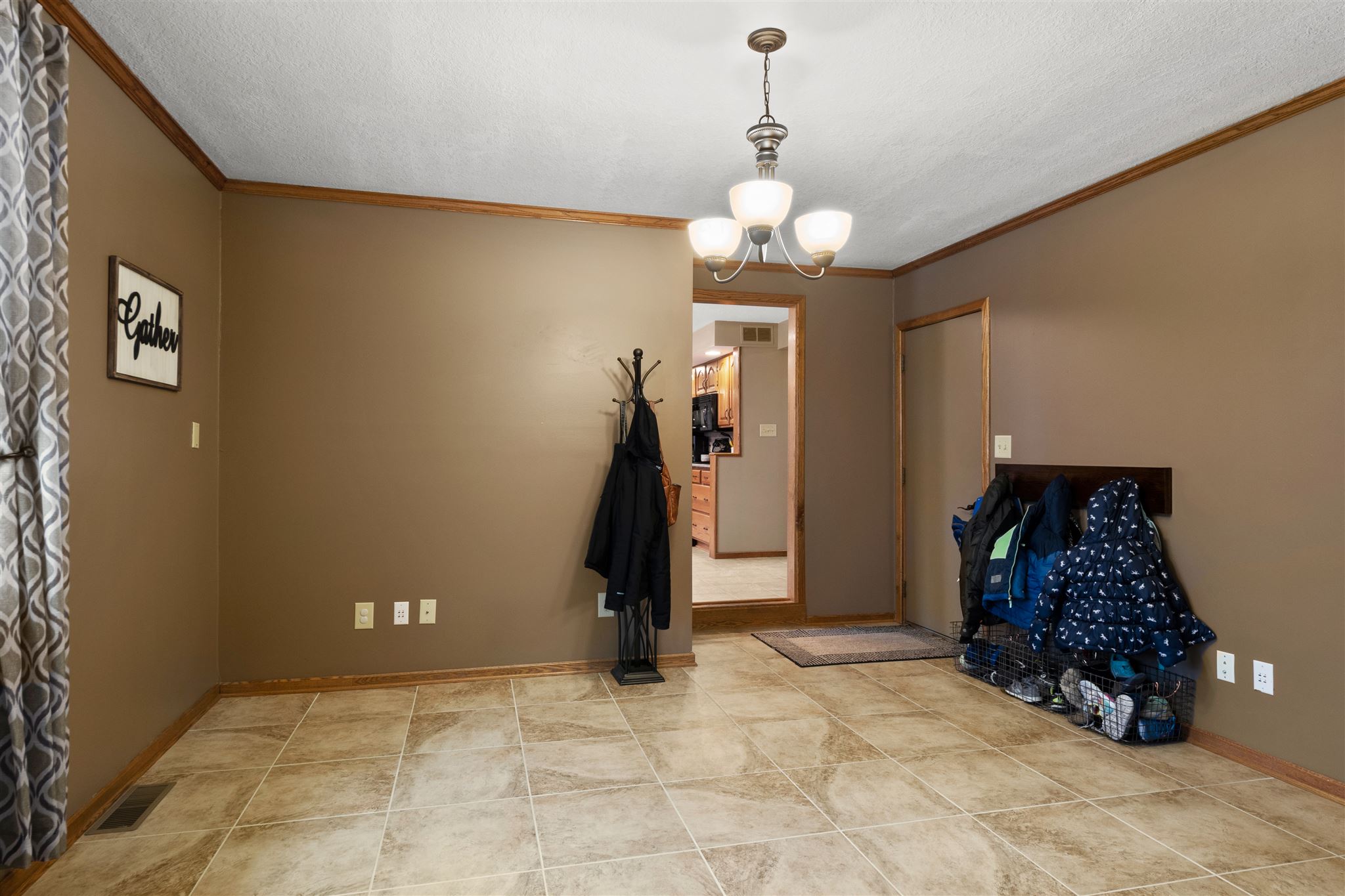 8729 Maples Road Fort Wayne, IN 46816 - Photo 14 of 36