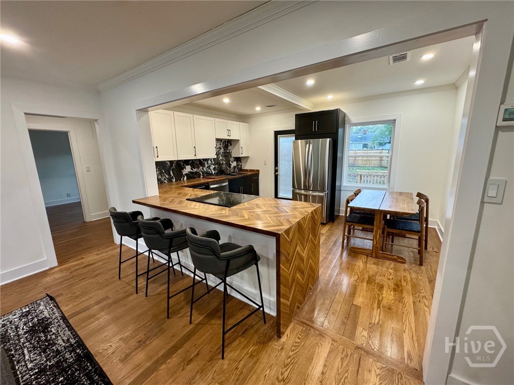 407 East 58th Street Savannah, GA 31405 - Photo 4 of 53