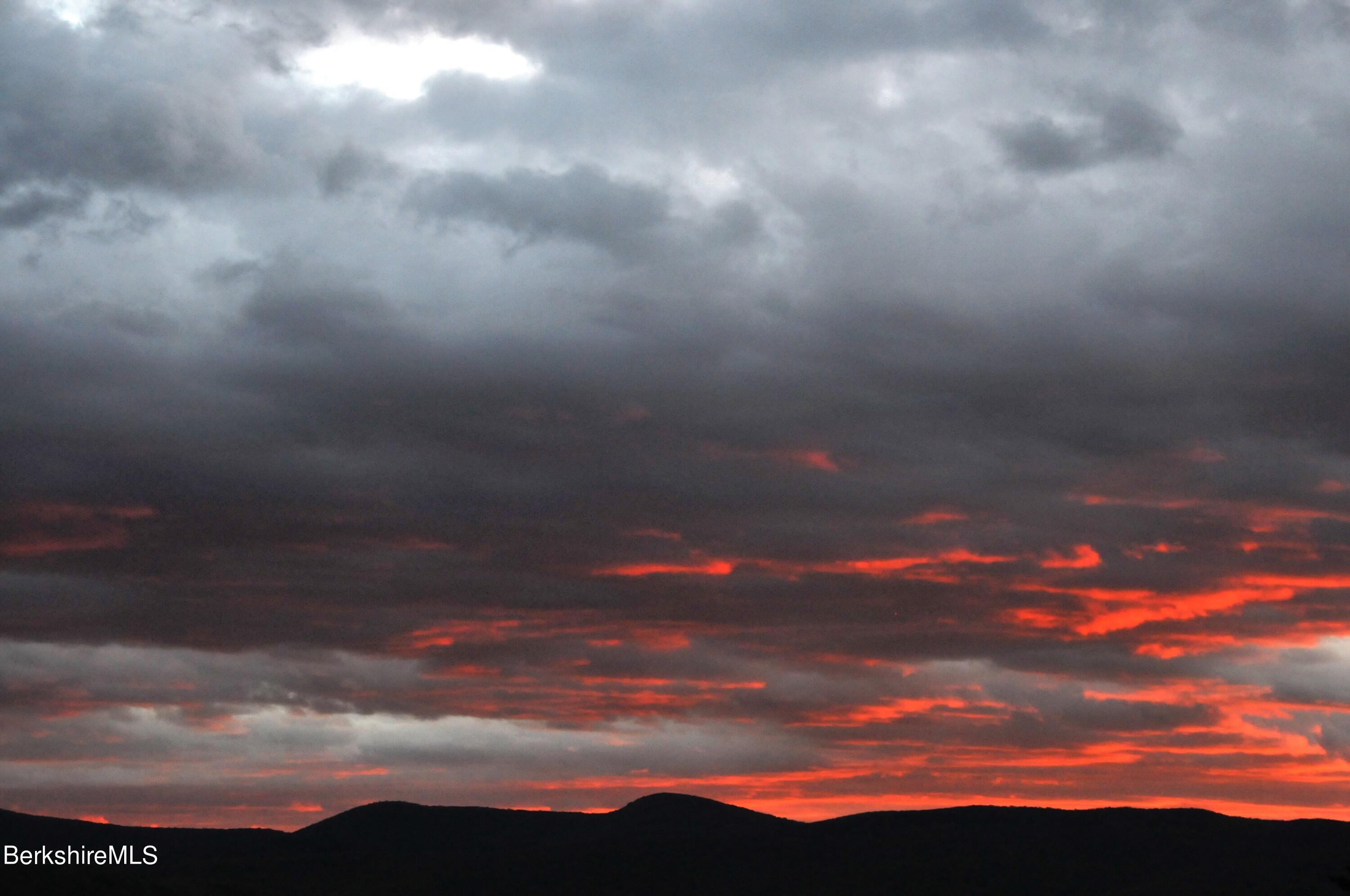436 Henderson Road Williamstown, MA 01267 - Photo 46 of 46 Sunset