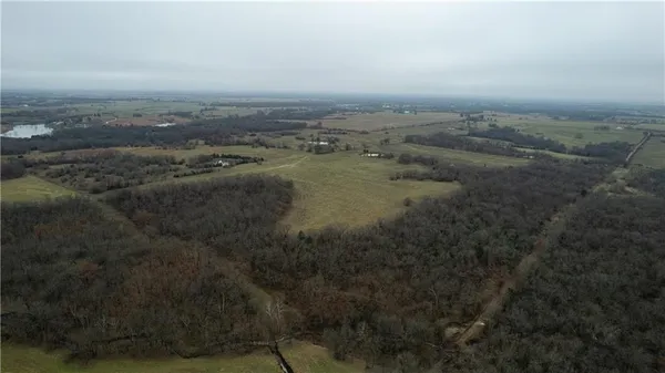 $990,000 | 10003 Northeast Rd Butler Mo 64720 Road, Butler, MO 64730