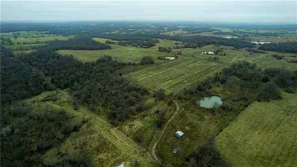 $990,000 | 10003 Northeast Rd Butler Mo 64720 Road, Butler, MO 64730