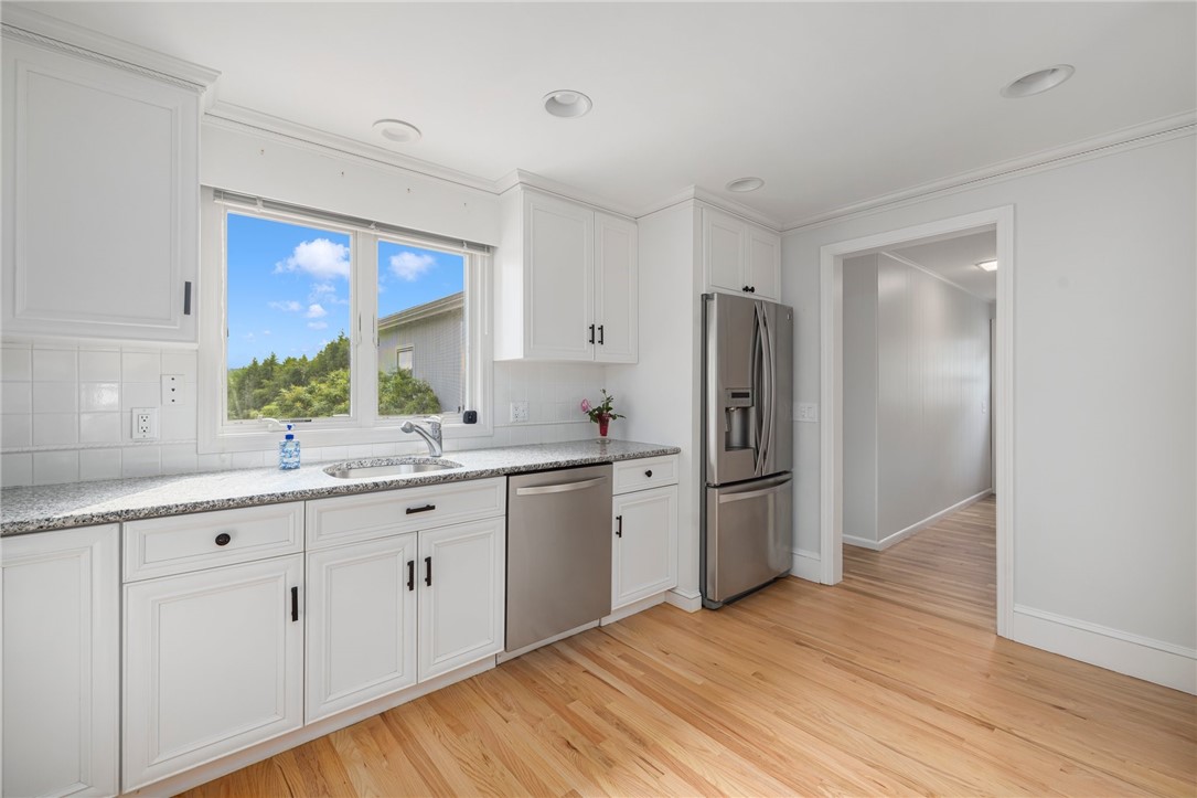 331 3rd Beach Road Middletown, RI 02842 - Photo 22 of 50