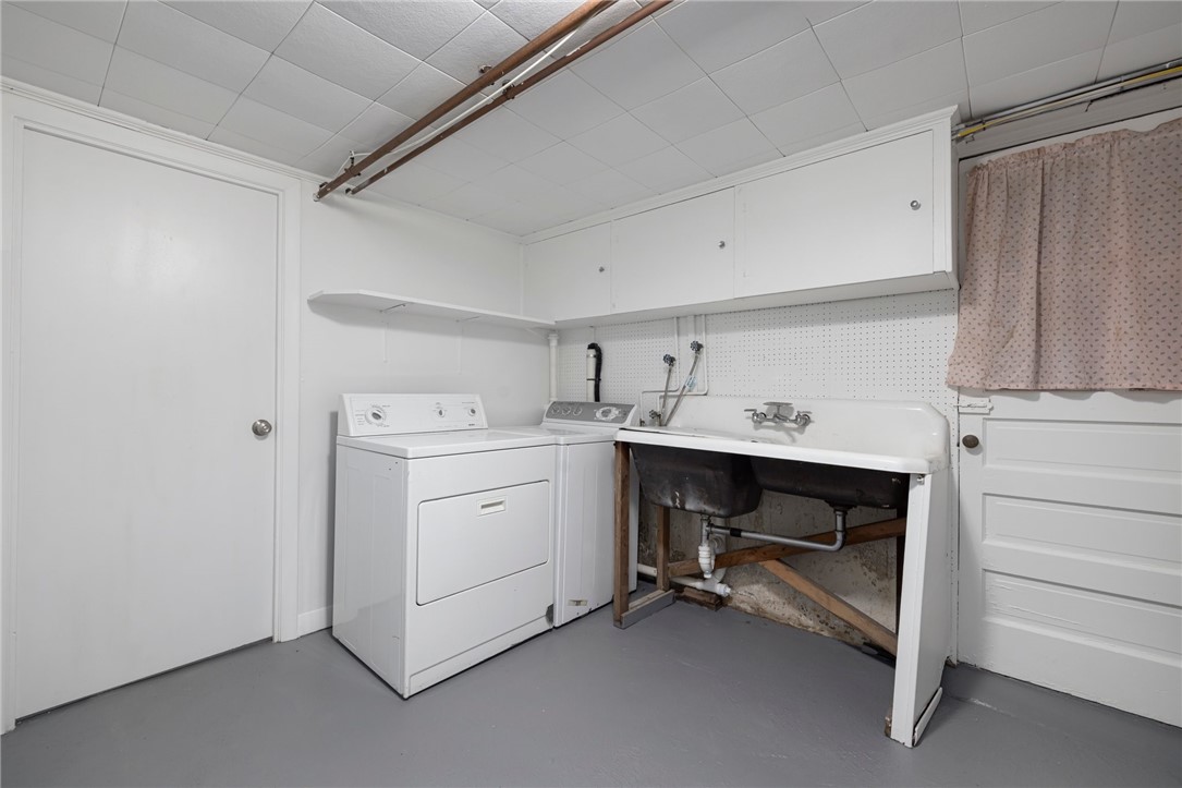 331 3rd Beach Road Middletown, RI 02842 - Photo 44 of 50 Separate washroom