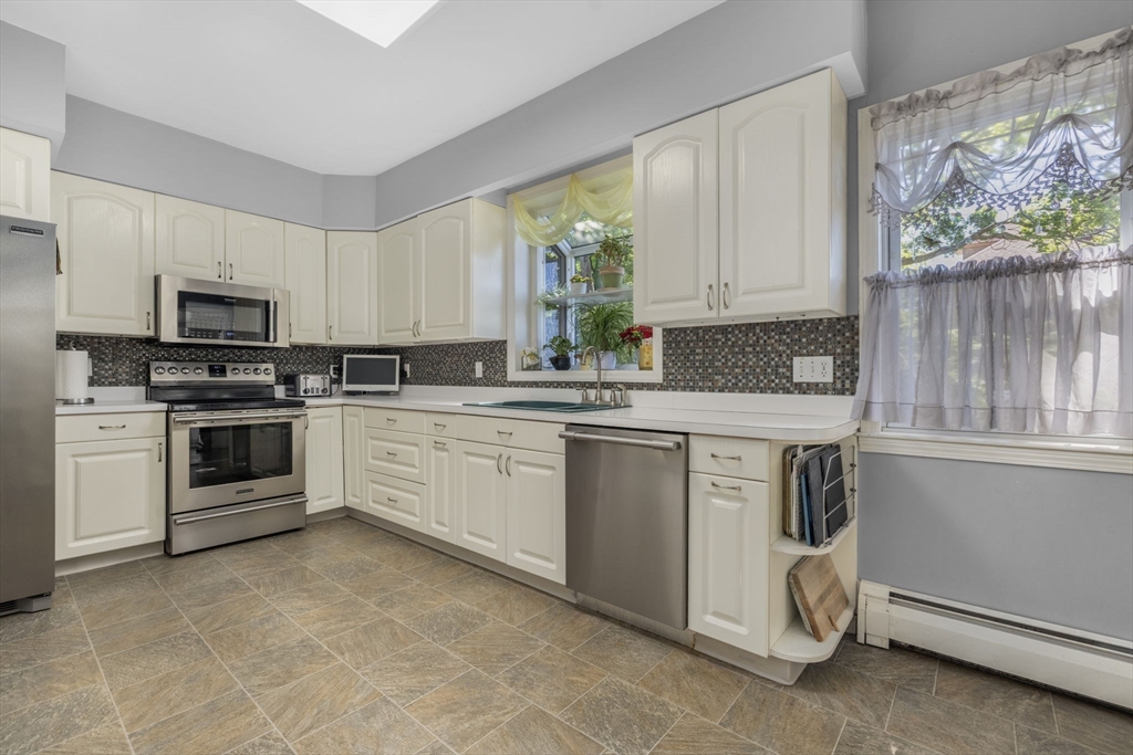 956 Maple Street Fall River, MA 02720 - Photo 5 of 42