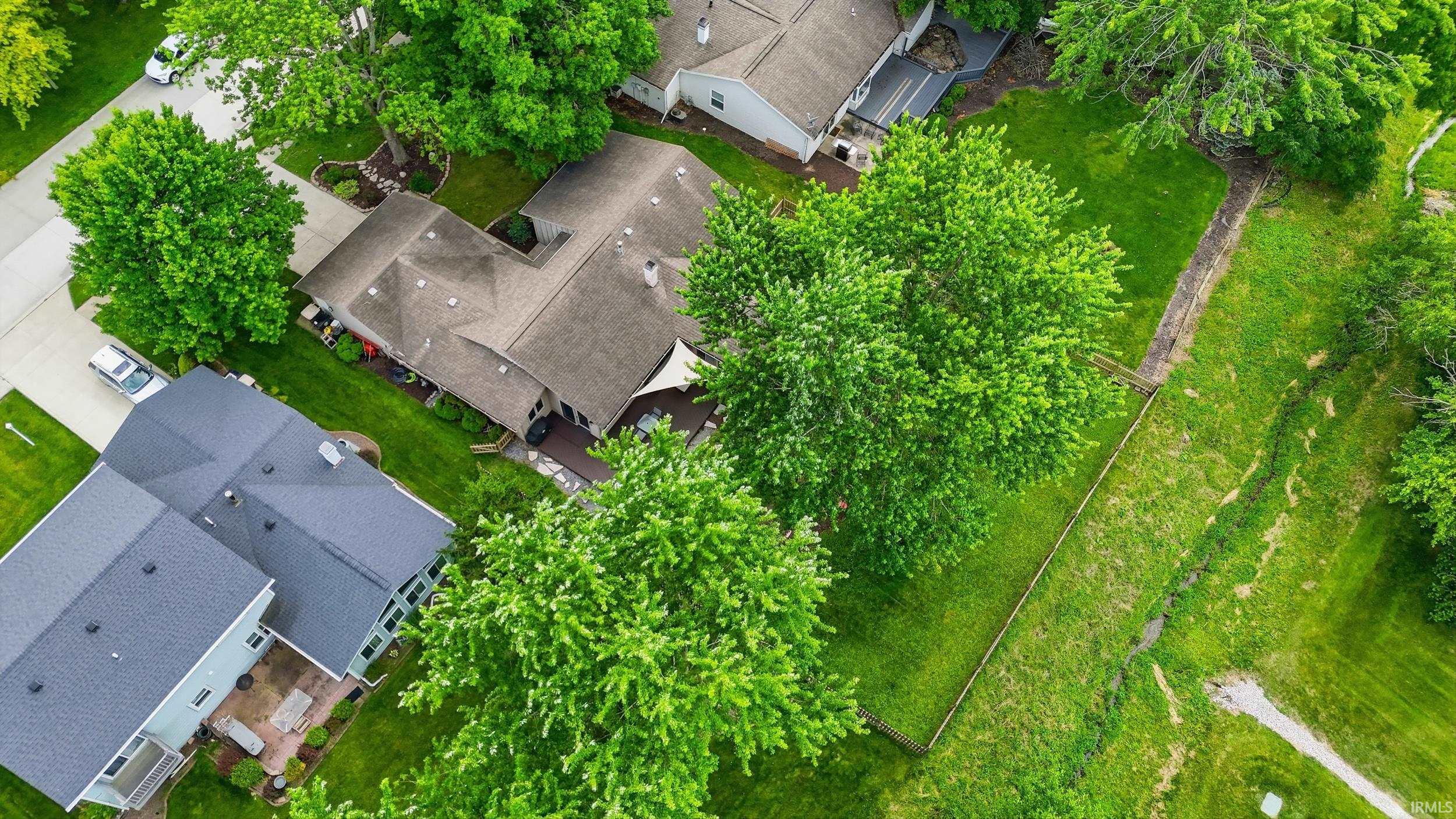 6335 Tanbark Trail Fort Wayne, IN 46835 - Photo 4 of 44