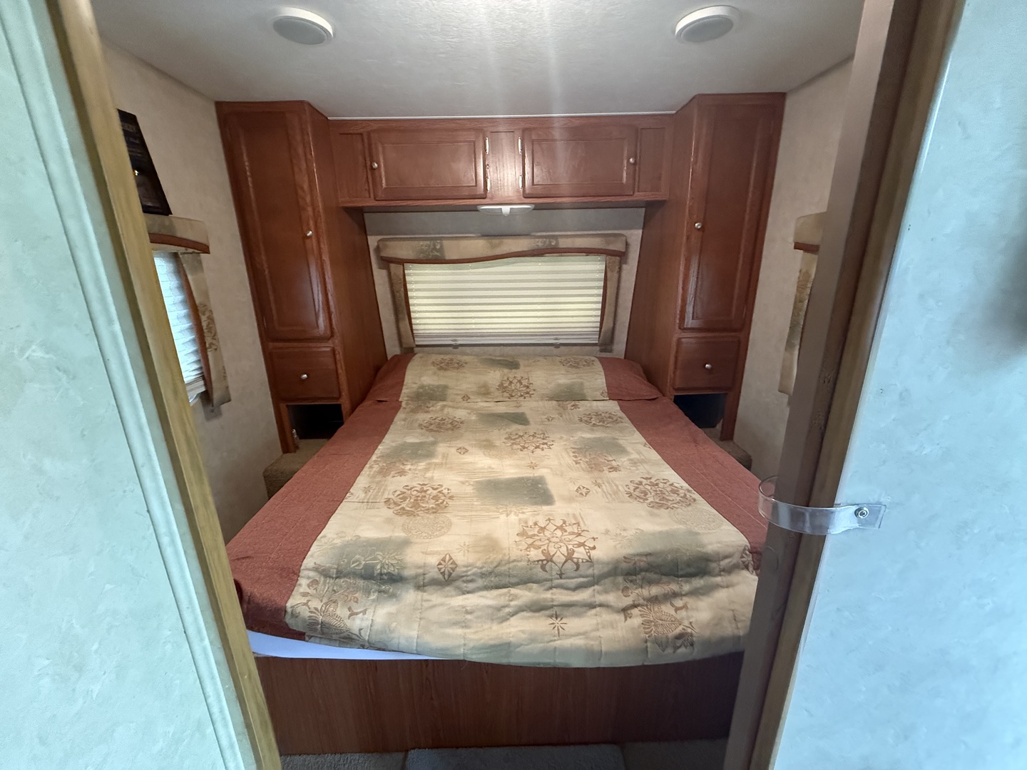 21-191 Woodhaven Lakes Sublette, IL 61367 - Photo 10 of 22 a room with wooden floor and window