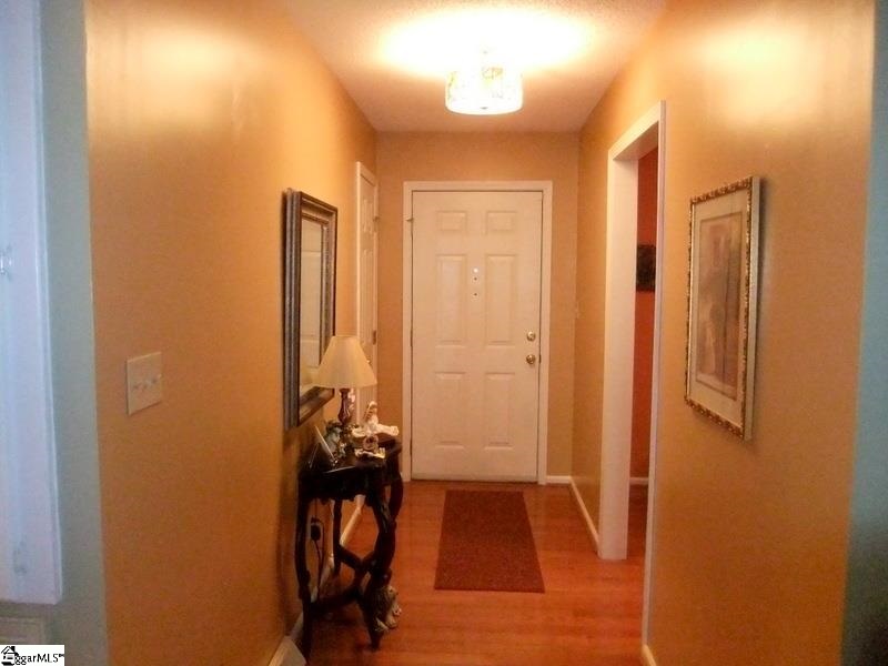 148 Suffolk Road Boiling Springs, SC 29316 - Photo 2 of 25