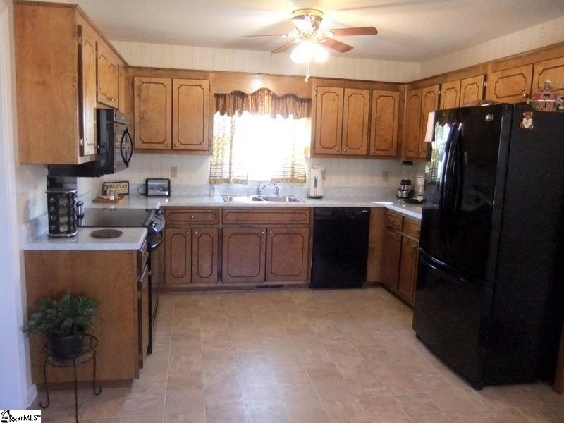 148 Suffolk Road Boiling Springs, SC 29316 - Photo 9 of 25