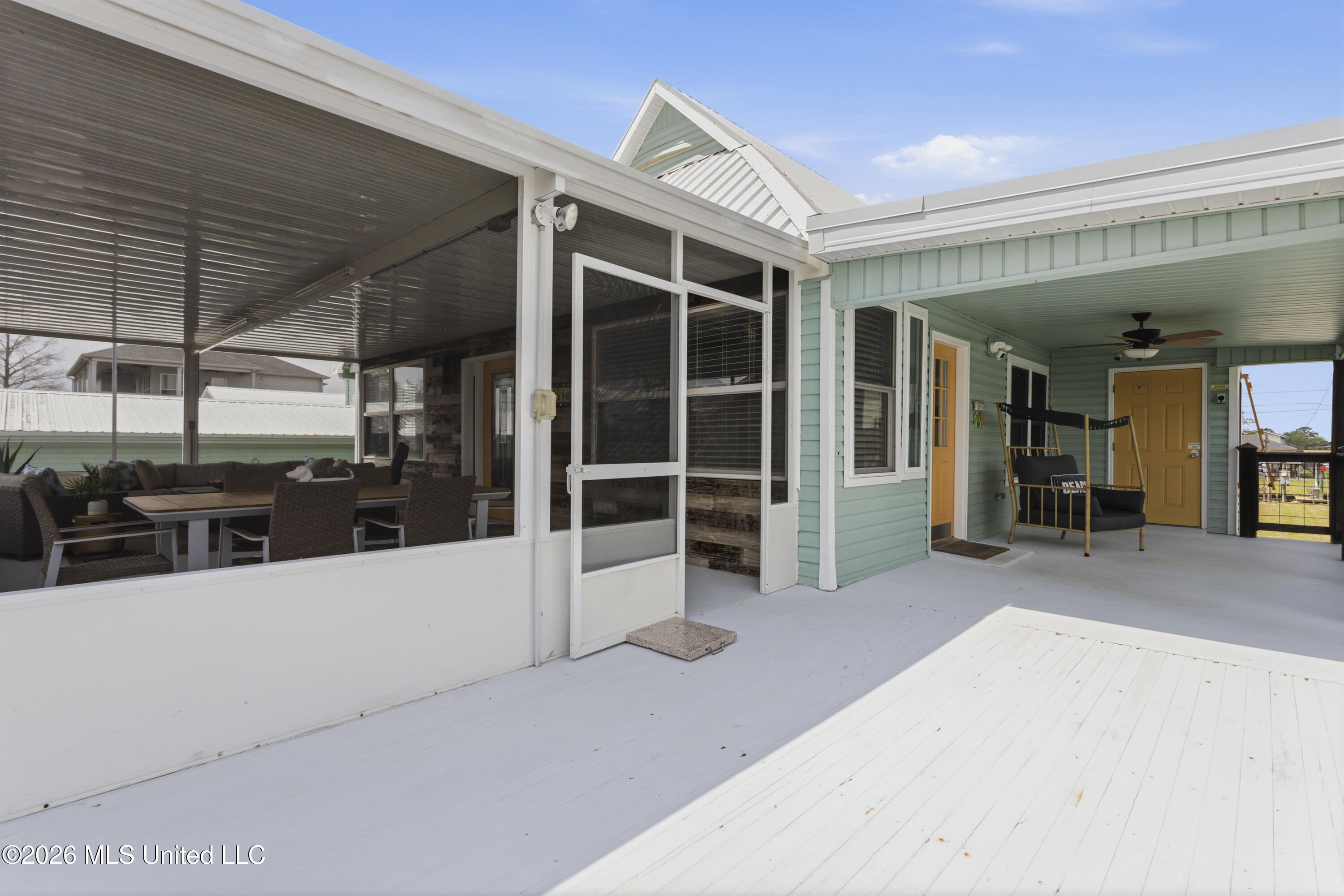 842 Deer Drive Bay St. Louis, MS 39520 - Photo 11 of 81 0010