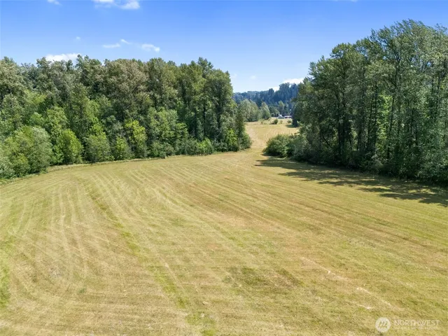 a view of an outdoor space and a yard