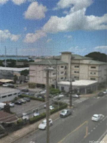 a view of a back yard