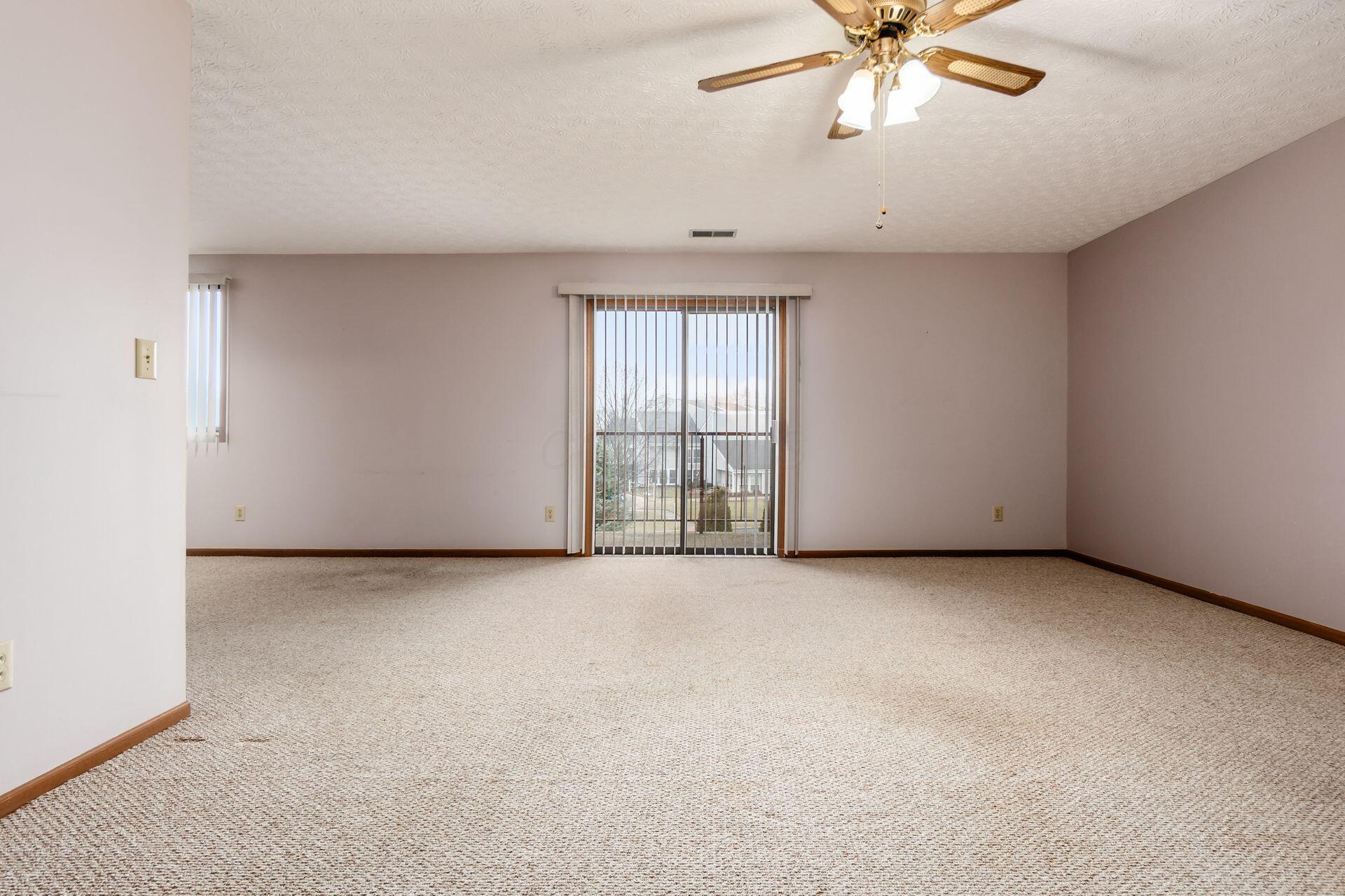 5885 Beechcroft Road, Unit 306 Columbus, OH 43229 - Photo 9 of 33 008_198_i 5885 Beechcroft 028