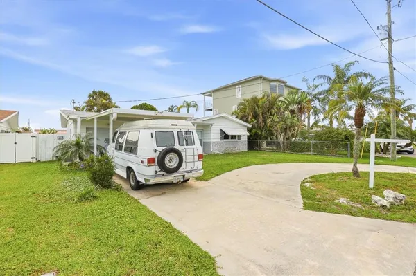 $399,900 | 13538 Leslie Drive, Hudson, FL 34667