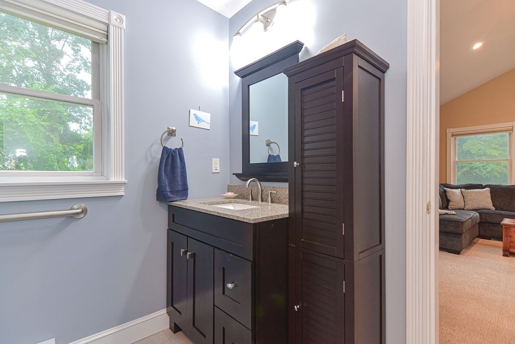 38 Catacunemaug Road Shirley, MA 01464 - Photo 14 of 42 Gallery Image 14
