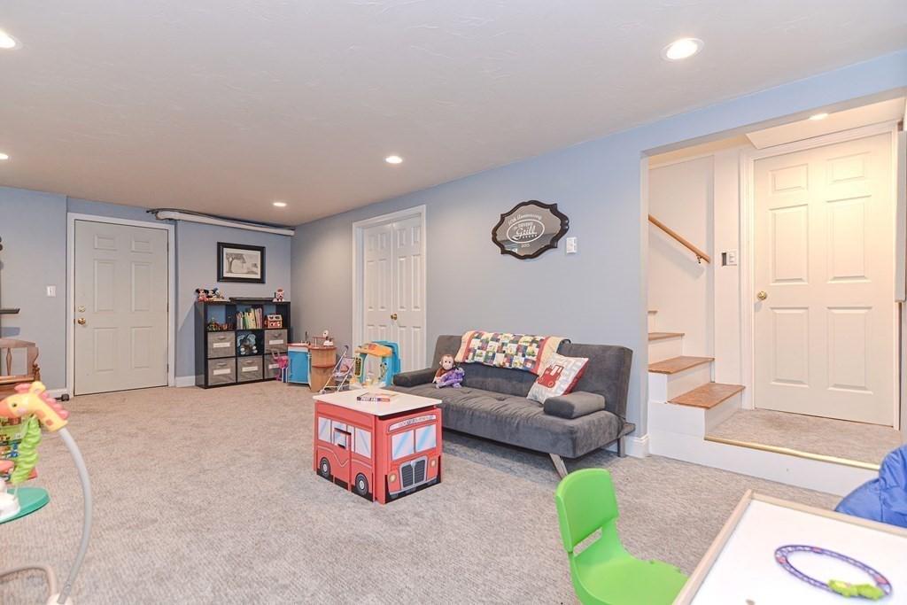 38 Catacunemaug Road Shirley, MA 01464 - Photo 37 of 42 Gallery Image 37