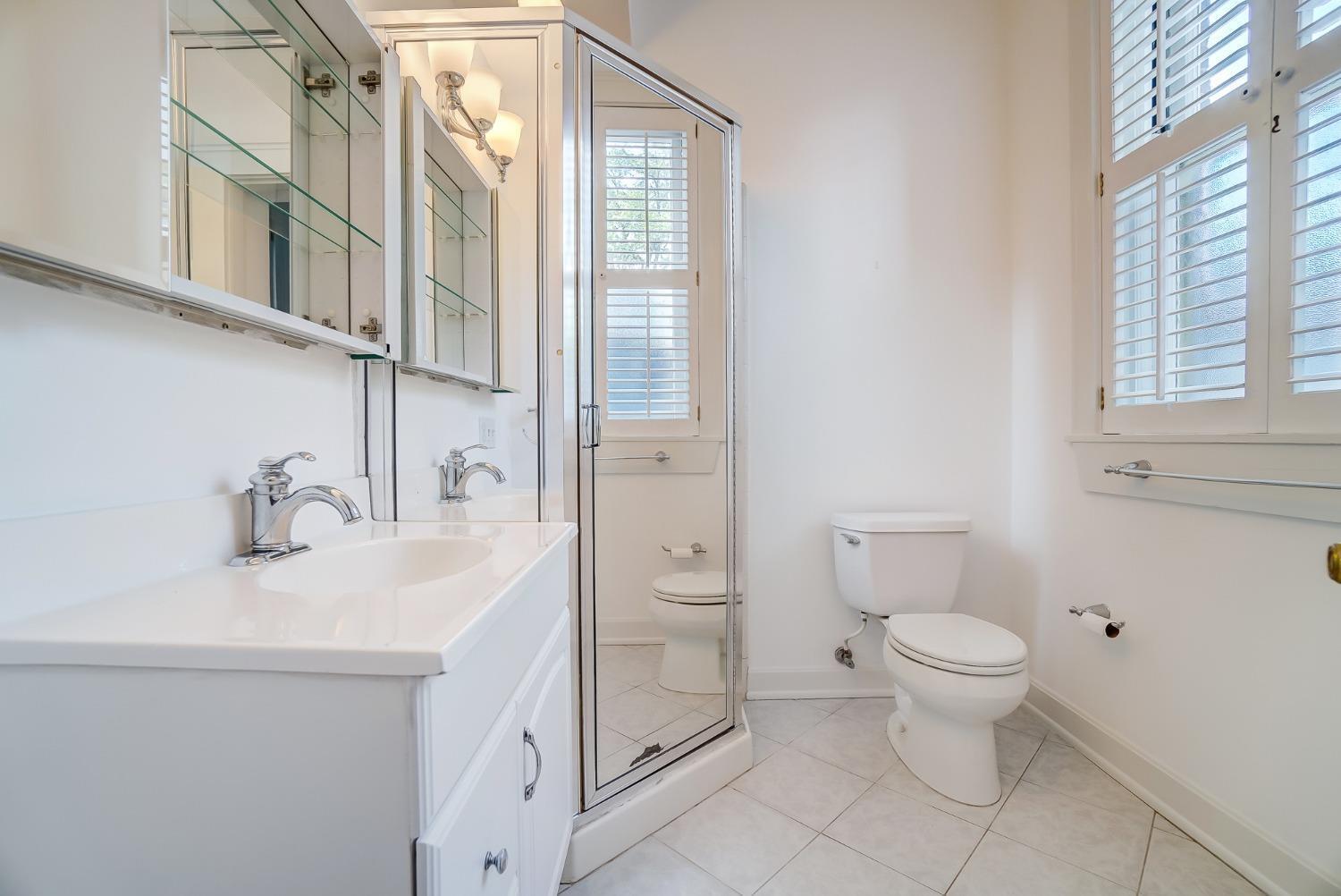 2138 Madison Road, Unit G Cincinnati, OH 45208 - Photo 22 of 42