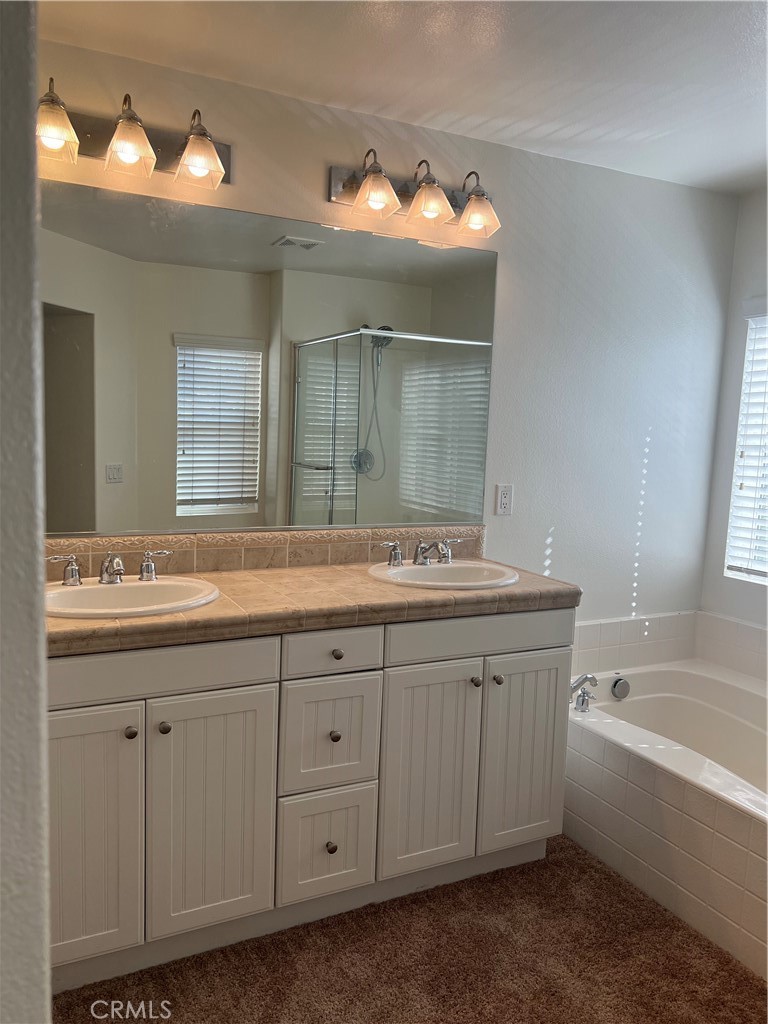 28781 Bristol Road Temecula, CA 92591 - Photo 14 of 26 Primary Bathroom