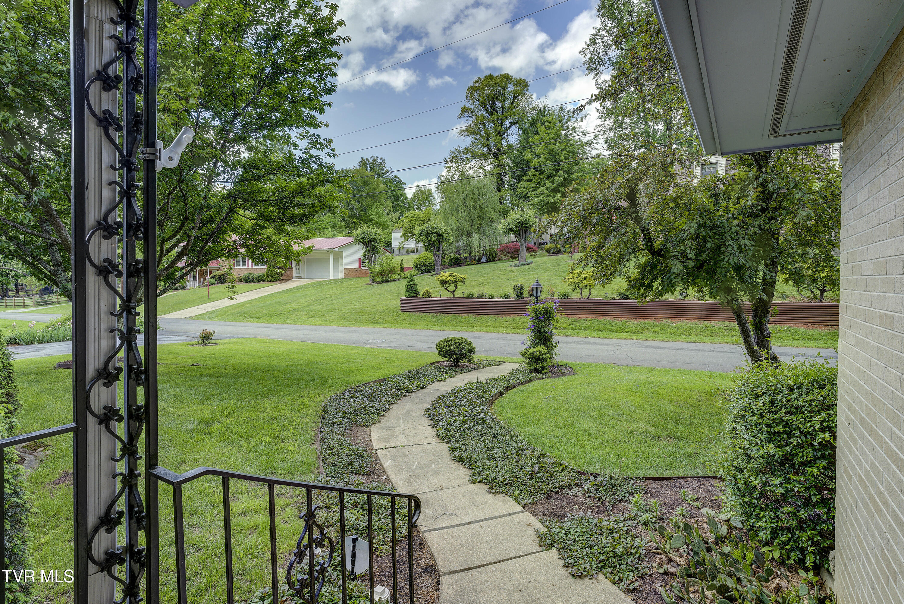 600 Valley Avenue Erwin, TN 37650 - Photo 4 of 63 Valley-58