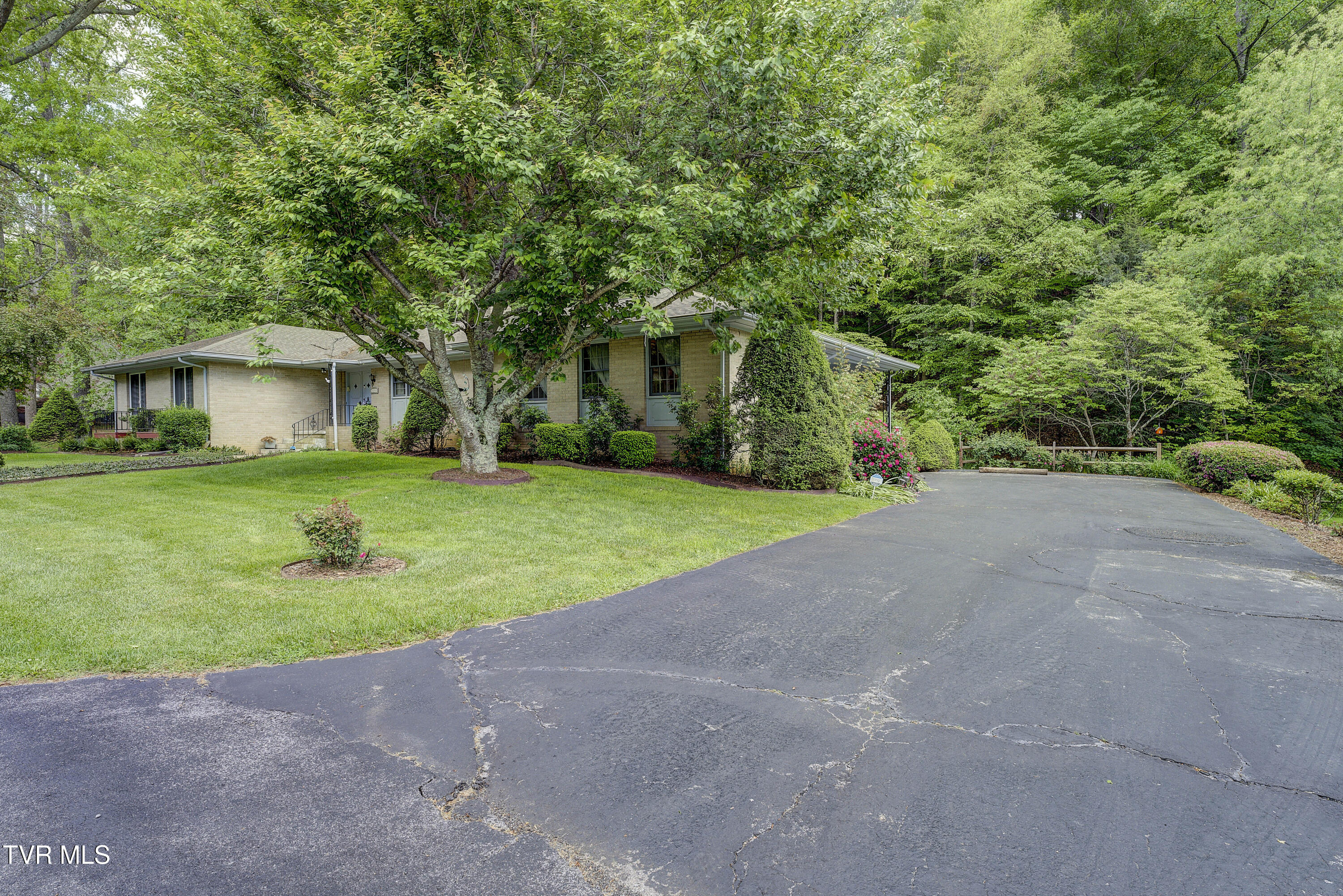 600 Valley Avenue Erwin, TN 37650 - Photo 61 of 63 Valley-59