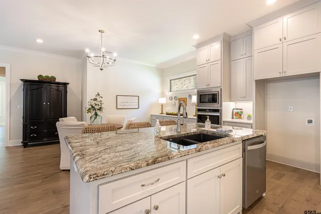 $459,900 | 5709 Fern Cove Terrace, Tyler, TX 75703