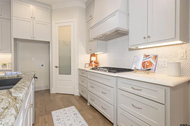 $459,900 | 5709 Fern Cove Terrace, Tyler, TX 75703