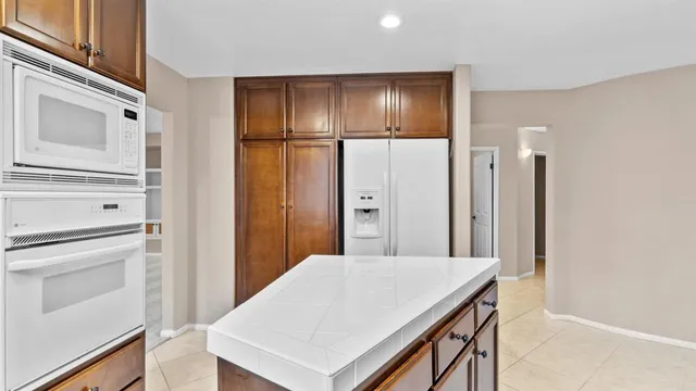 $1,100,000 | 2894 Torrey Pines Road, La Jolla, CA 92037