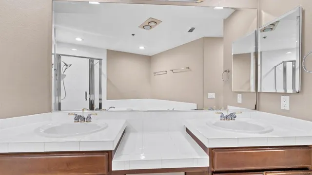 $1,100,000 | 2894 Torrey Pines Road, La Jolla, CA 92037