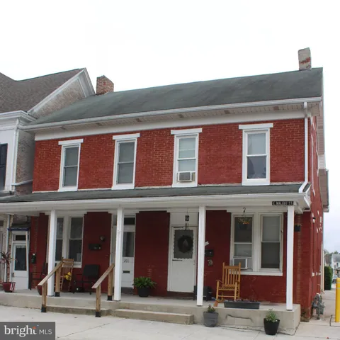 $995 | 201 East Walnut Street, Hanover, PA 17331