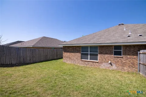 $299,999 | 515 Olaf Drive, Unit A & B, Temple, TX 76504