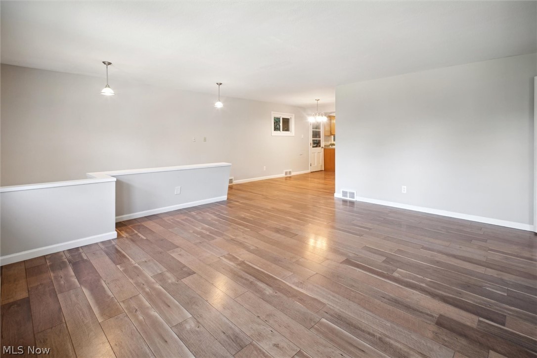 3713 Hillbrook Road Cleveland, OH 44118 - Photo 5 of 22