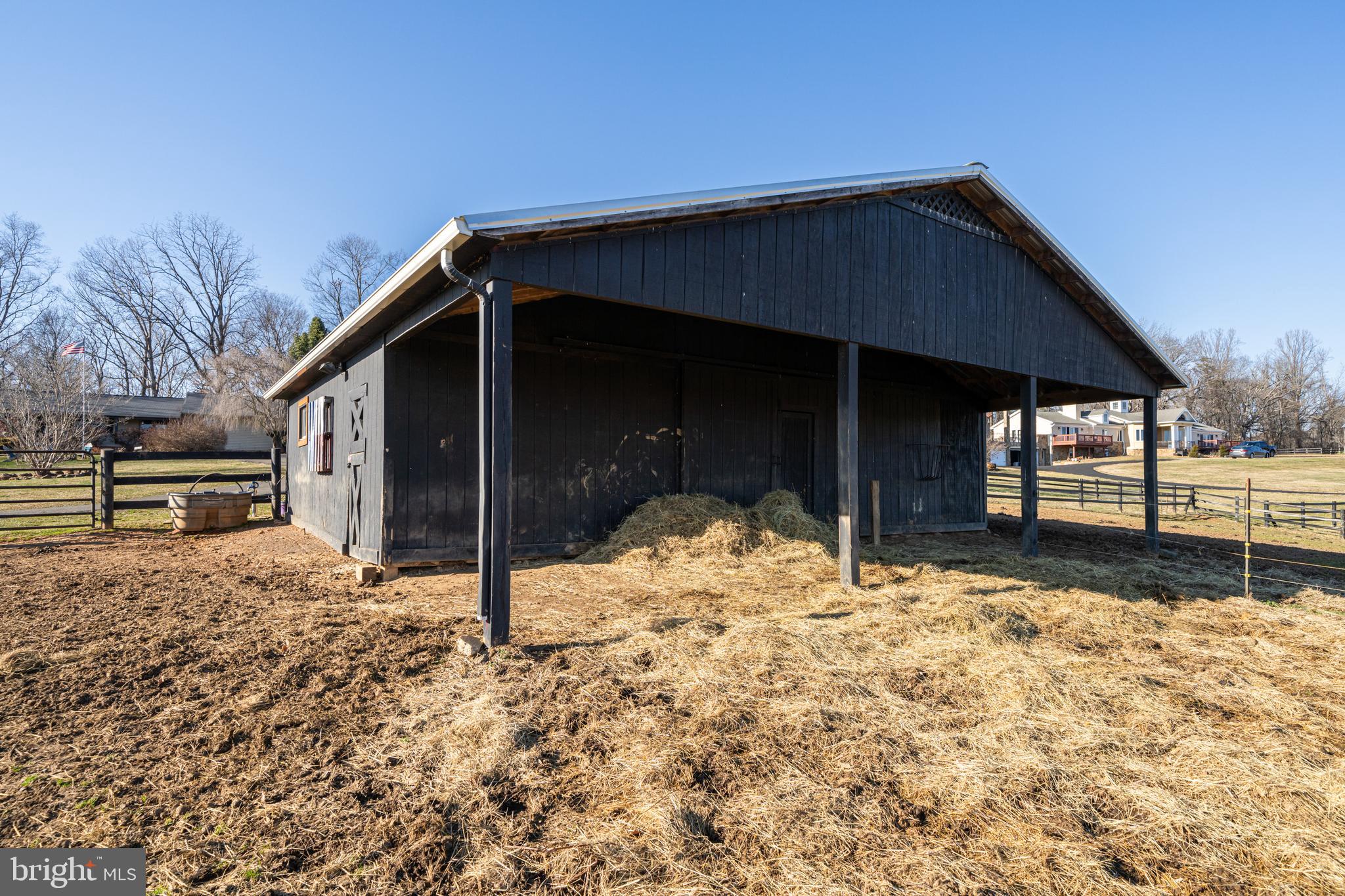 8487 Leeds Manor Road Warrenton, VA 20186 - Photo 8 of 53 Massive overhang run-in shed