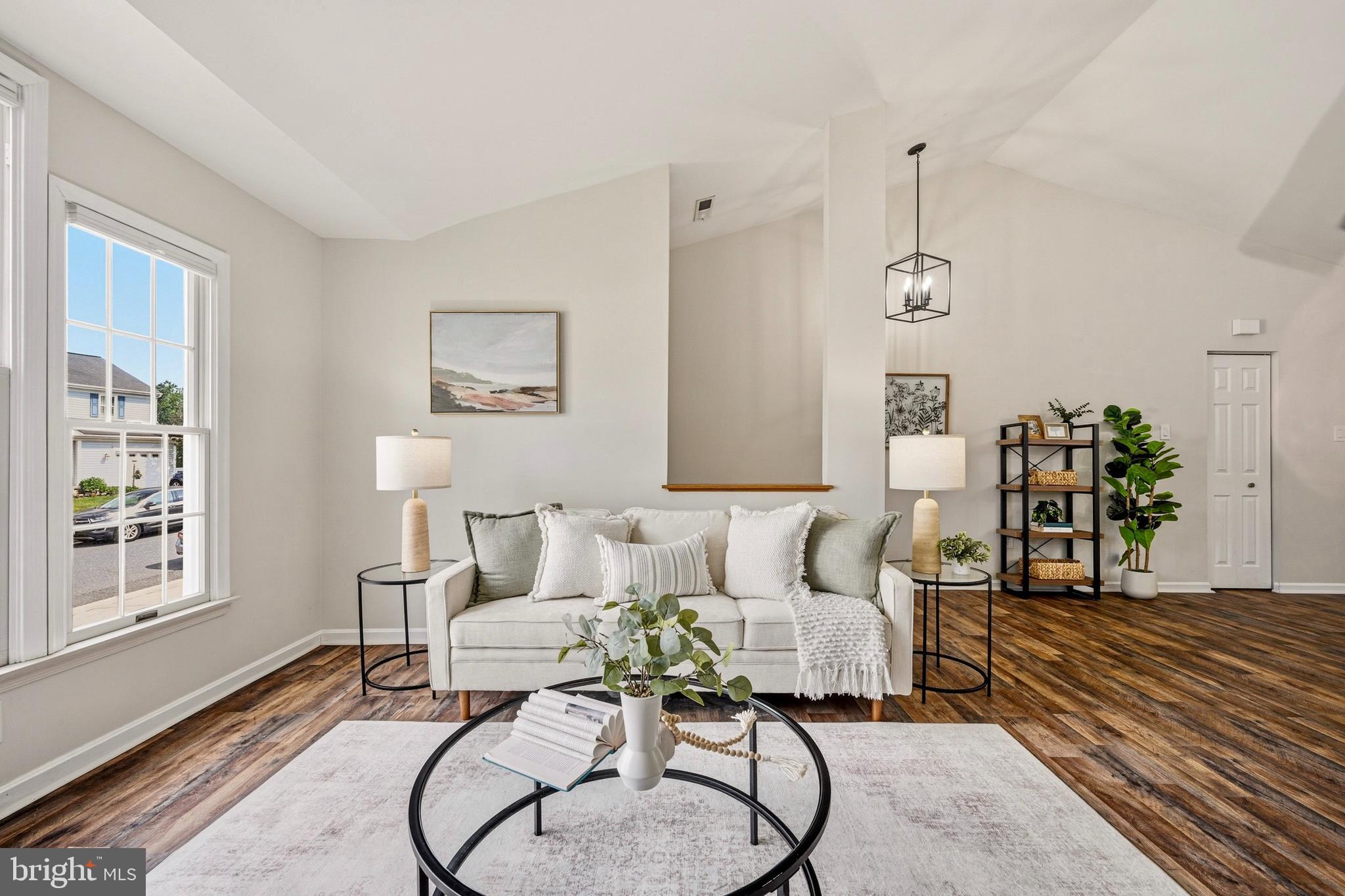 9526 Hallhurst Road Baltimore, MD 21236 - Photo 5 of 50