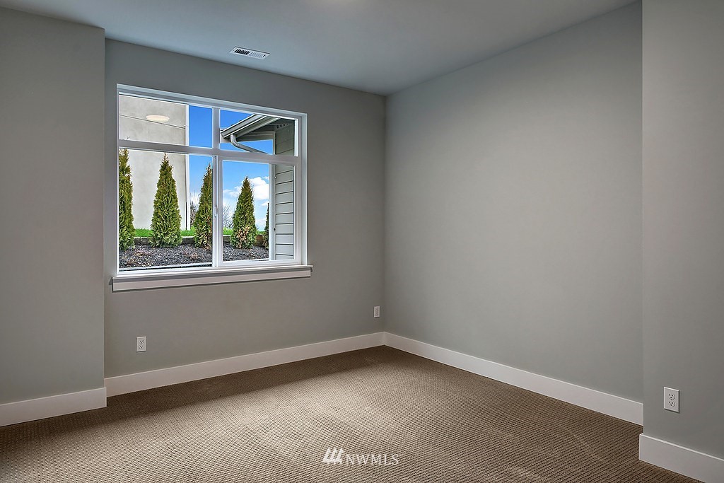 523 Paradise Lane Edmonds, WA 98020 - Photo 11 of 20