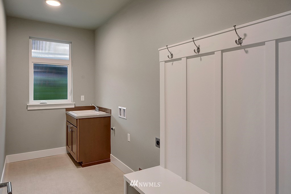 523 Paradise Lane Edmonds, WA 98020 - Photo 13 of 20