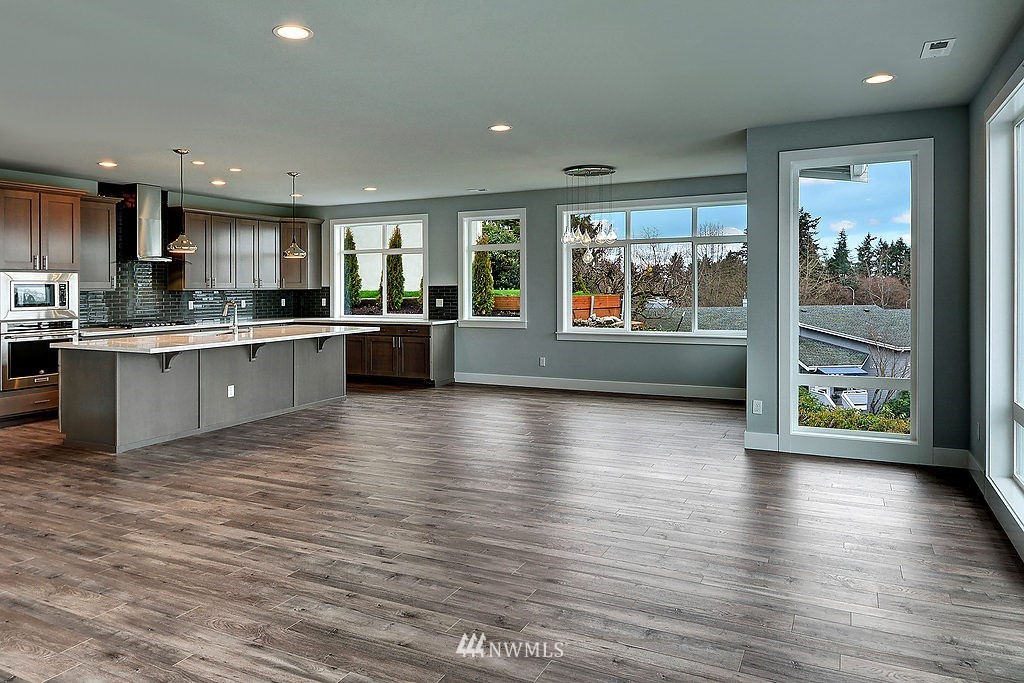 523 Paradise Lane Edmonds, WA 98020 - Photo 5 of 20