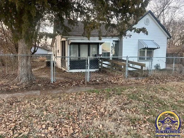 $40,000 | 825 Northeast Strait Avenue, Topeka, KS 66616